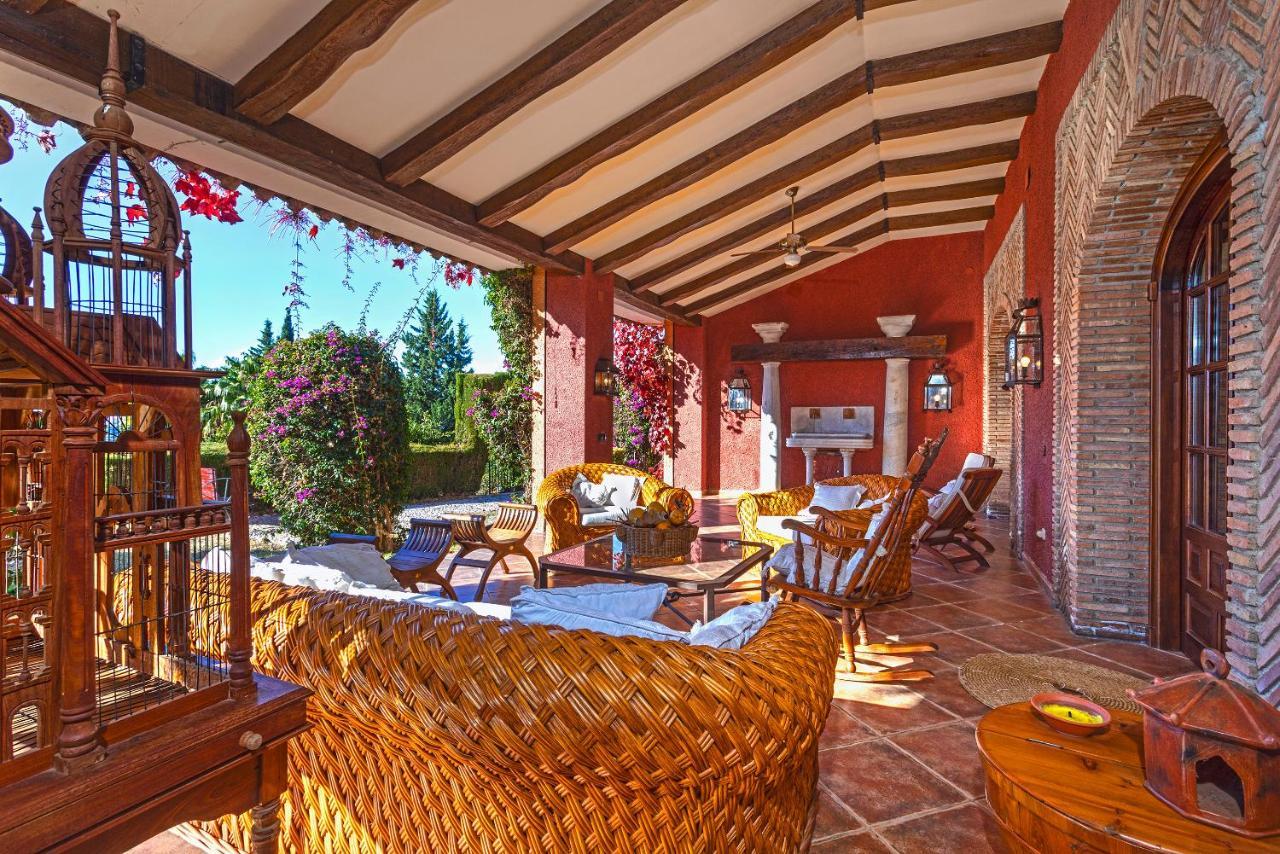 Casa Flores Con Piscina Interior Climatizada Alcaucín Buitenkant foto