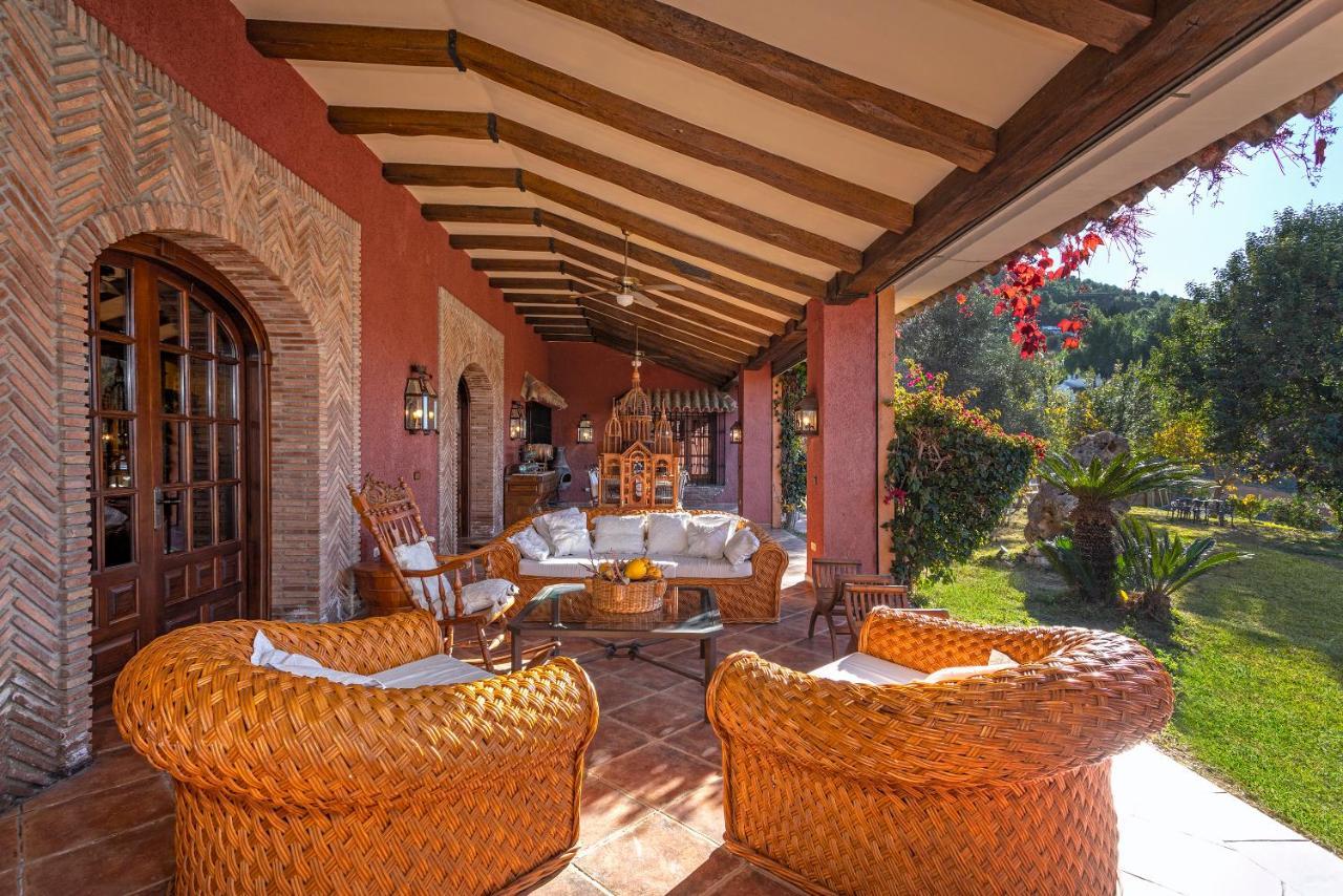 Casa Flores Con Piscina Interior Climatizada Alcaucín Buitenkant foto