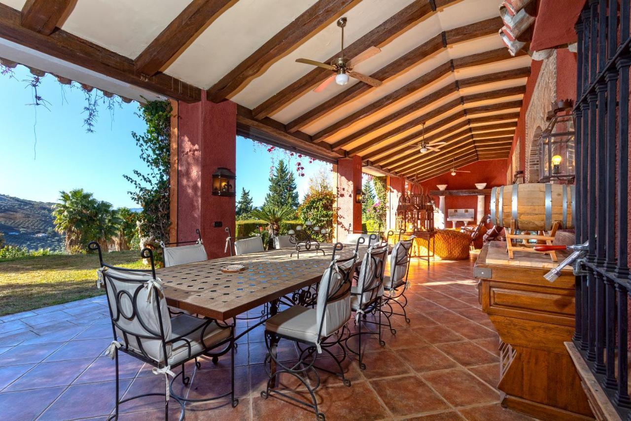 Casa Flores Con Piscina Interior Climatizada Alcaucín Buitenkant foto