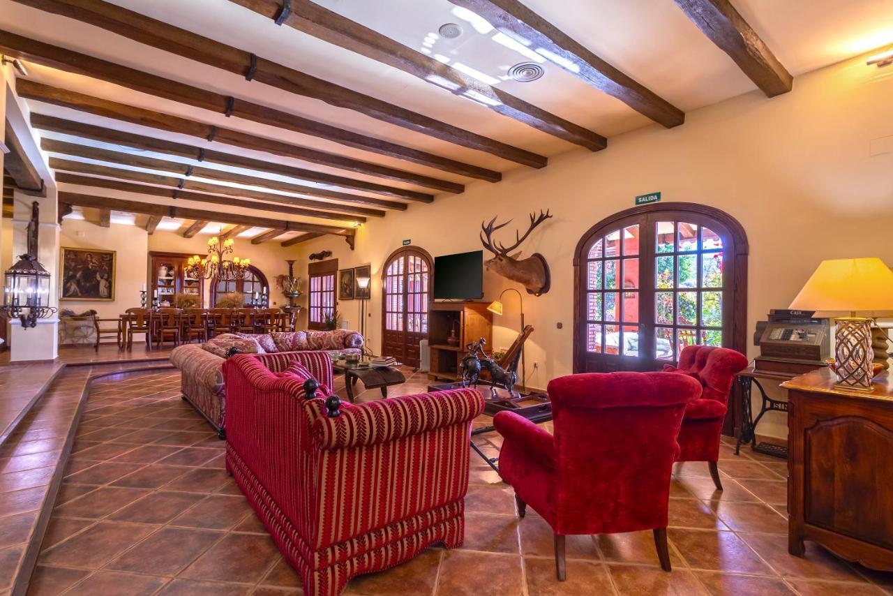 Casa Flores Con Piscina Interior Climatizada Alcaucín Buitenkant foto