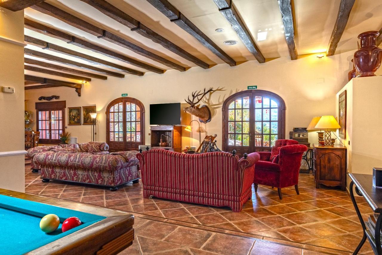 Casa Flores Con Piscina Interior Climatizada Alcaucín Buitenkant foto