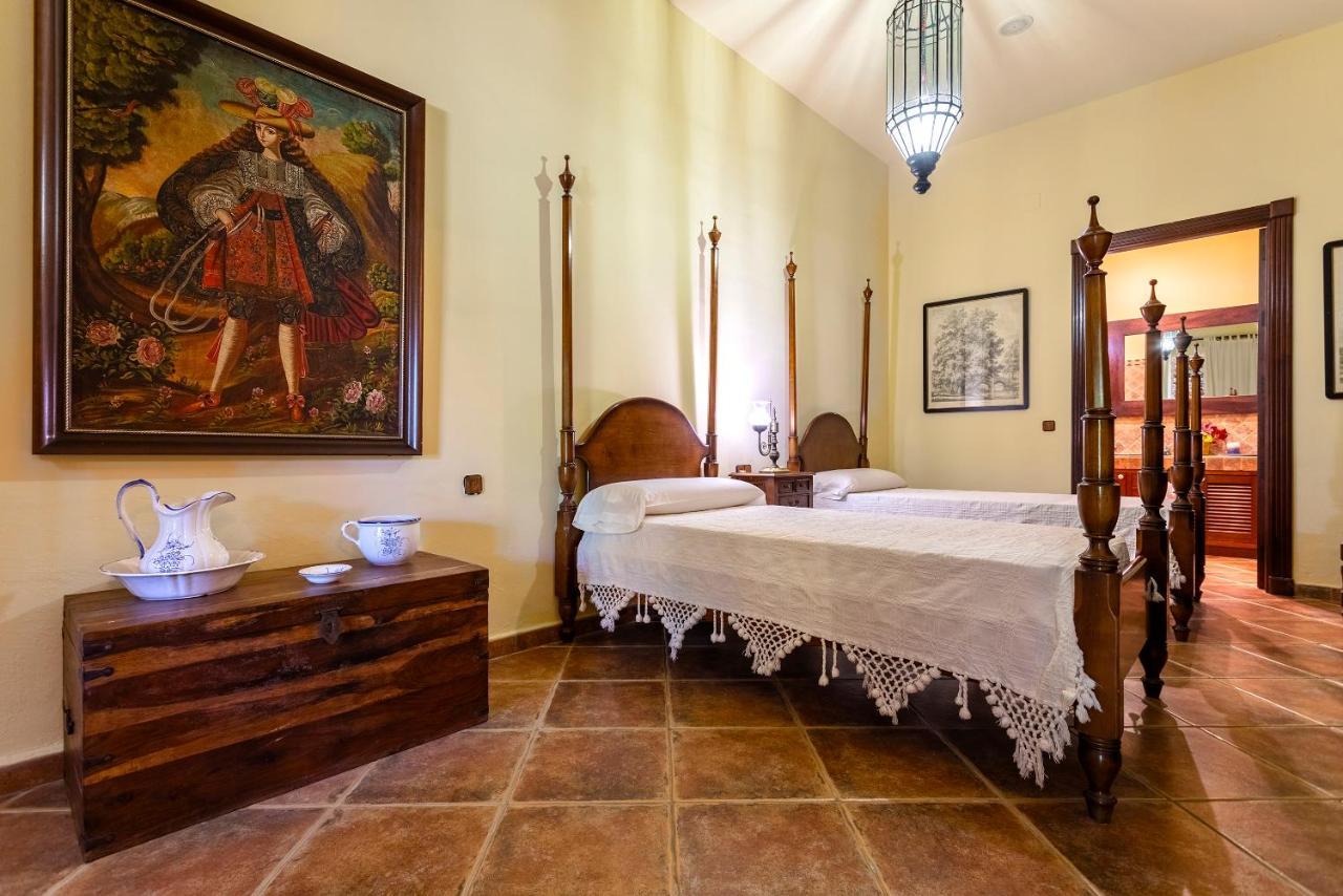Casa Flores Con Piscina Interior Climatizada Alcaucín Buitenkant foto