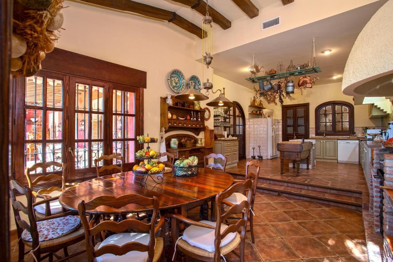 Casa Flores Con Piscina Interior Climatizada Alcaucín Buitenkant foto