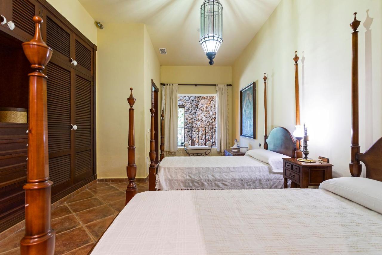 Casa Flores Con Piscina Interior Climatizada Alcaucín Buitenkant foto