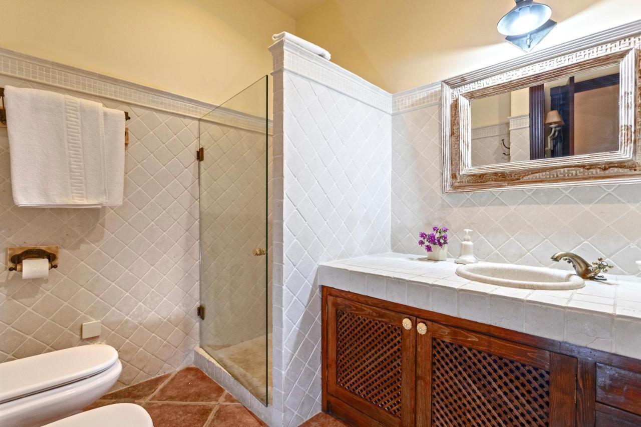 Casa Flores Con Piscina Interior Climatizada Alcaucín Buitenkant foto