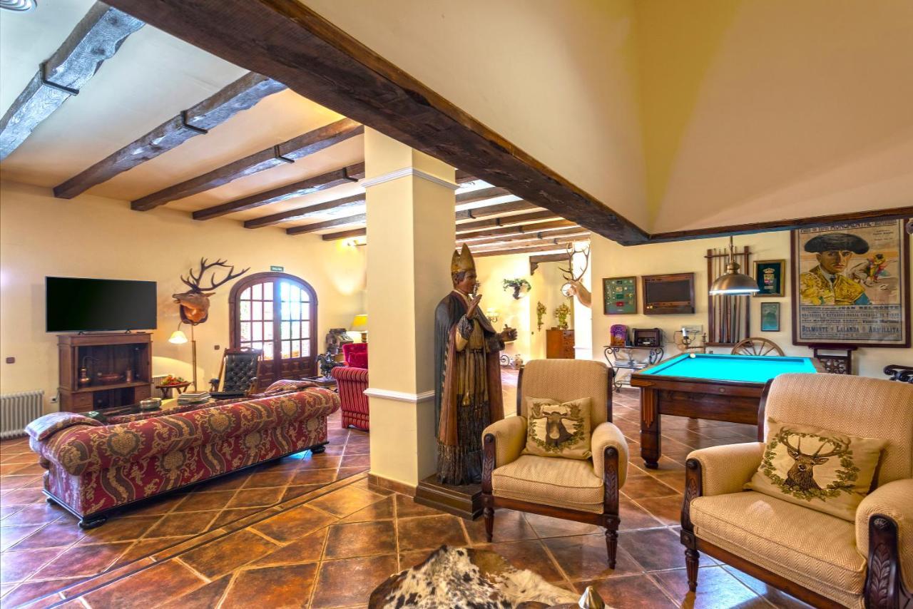 Casa Flores Con Piscina Interior Climatizada Alcaucín Buitenkant foto