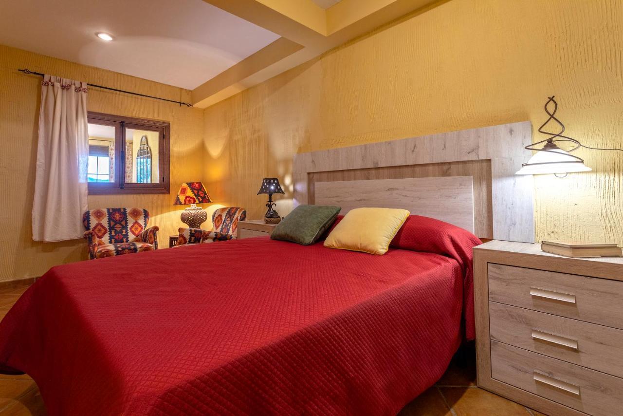 Casa Flores Con Piscina Interior Climatizada Alcaucín Buitenkant foto
