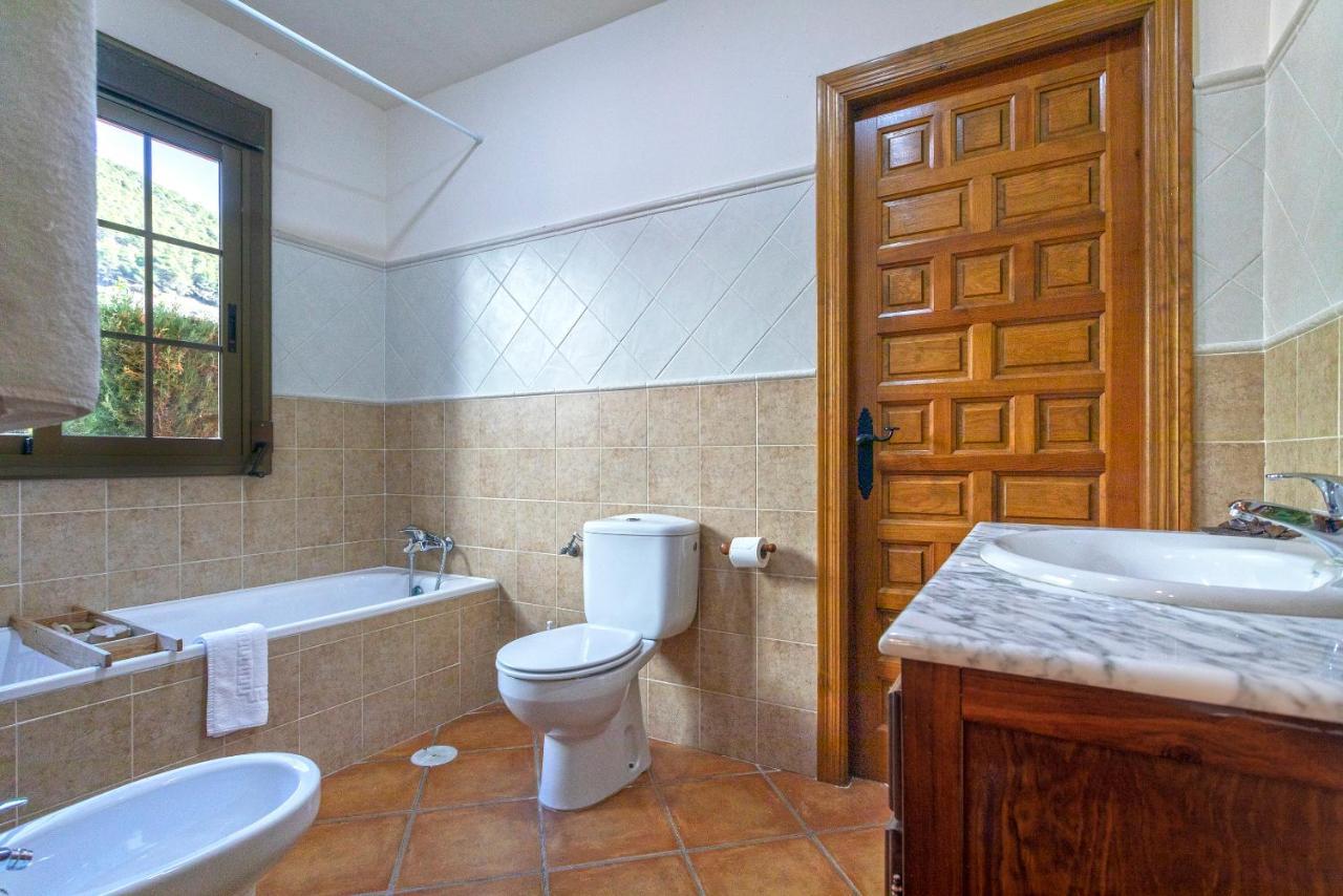 Casa Flores Con Piscina Interior Climatizada Alcaucín Buitenkant foto