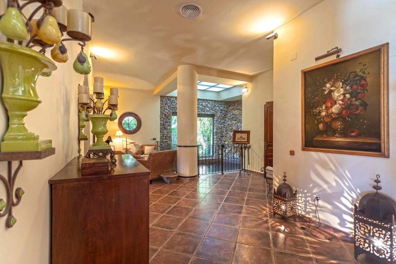 Casa Flores Con Piscina Interior Climatizada Alcaucín Buitenkant foto