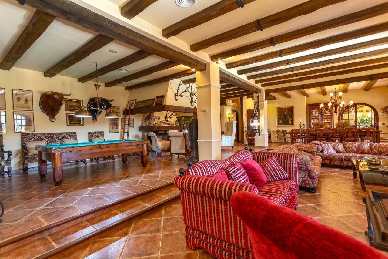 Casa Flores Con Piscina Interior Climatizada Alcaucín Buitenkant foto