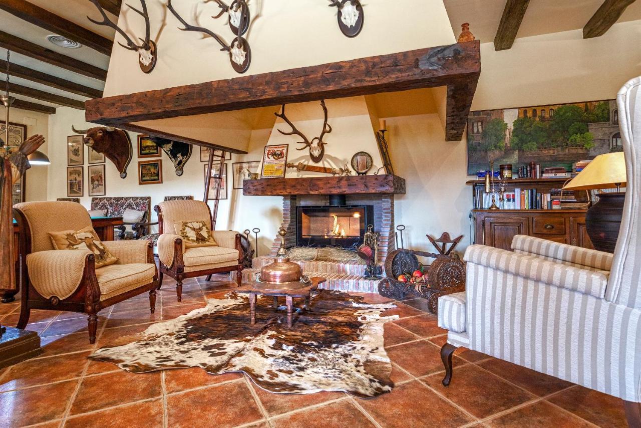 Casa Flores Con Piscina Interior Climatizada Alcaucín Buitenkant foto