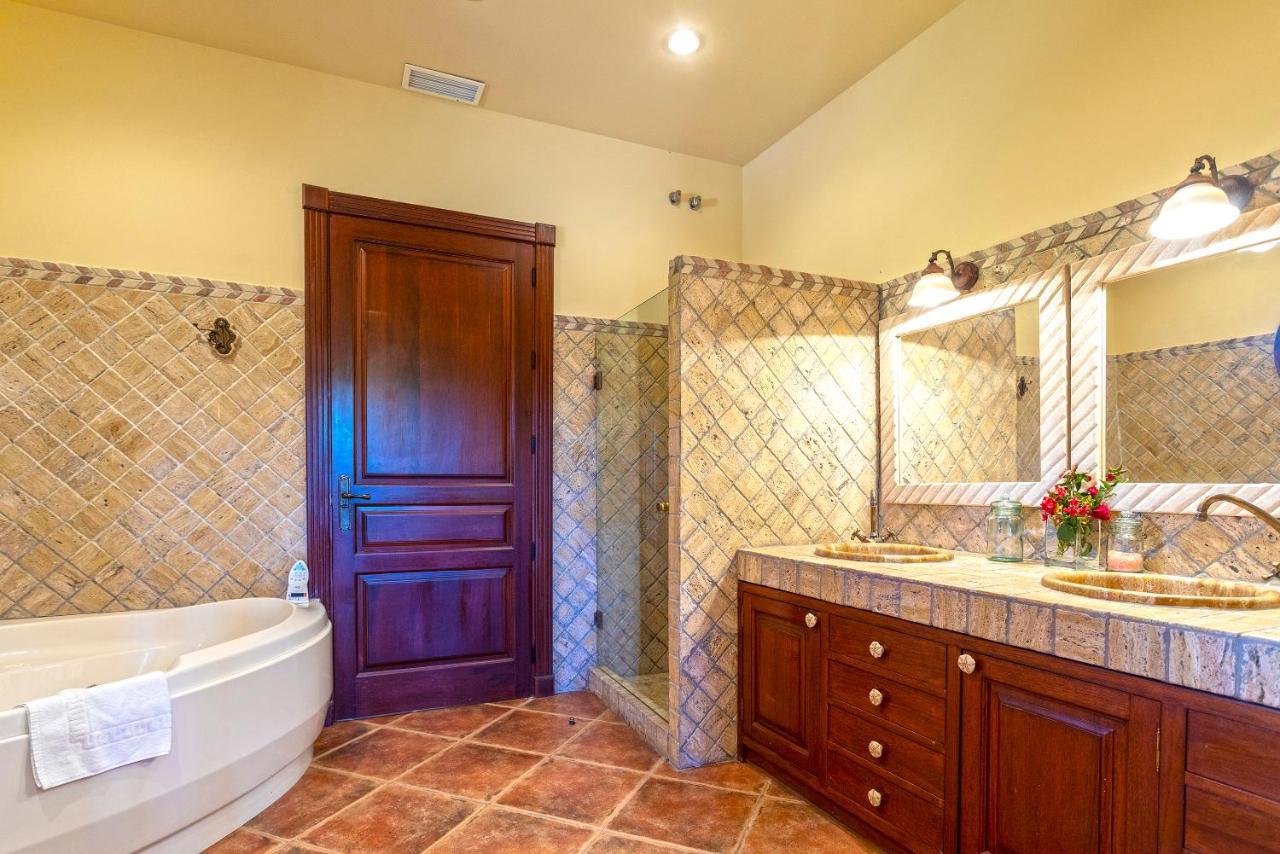 Casa Flores Con Piscina Interior Climatizada Alcaucín Buitenkant foto