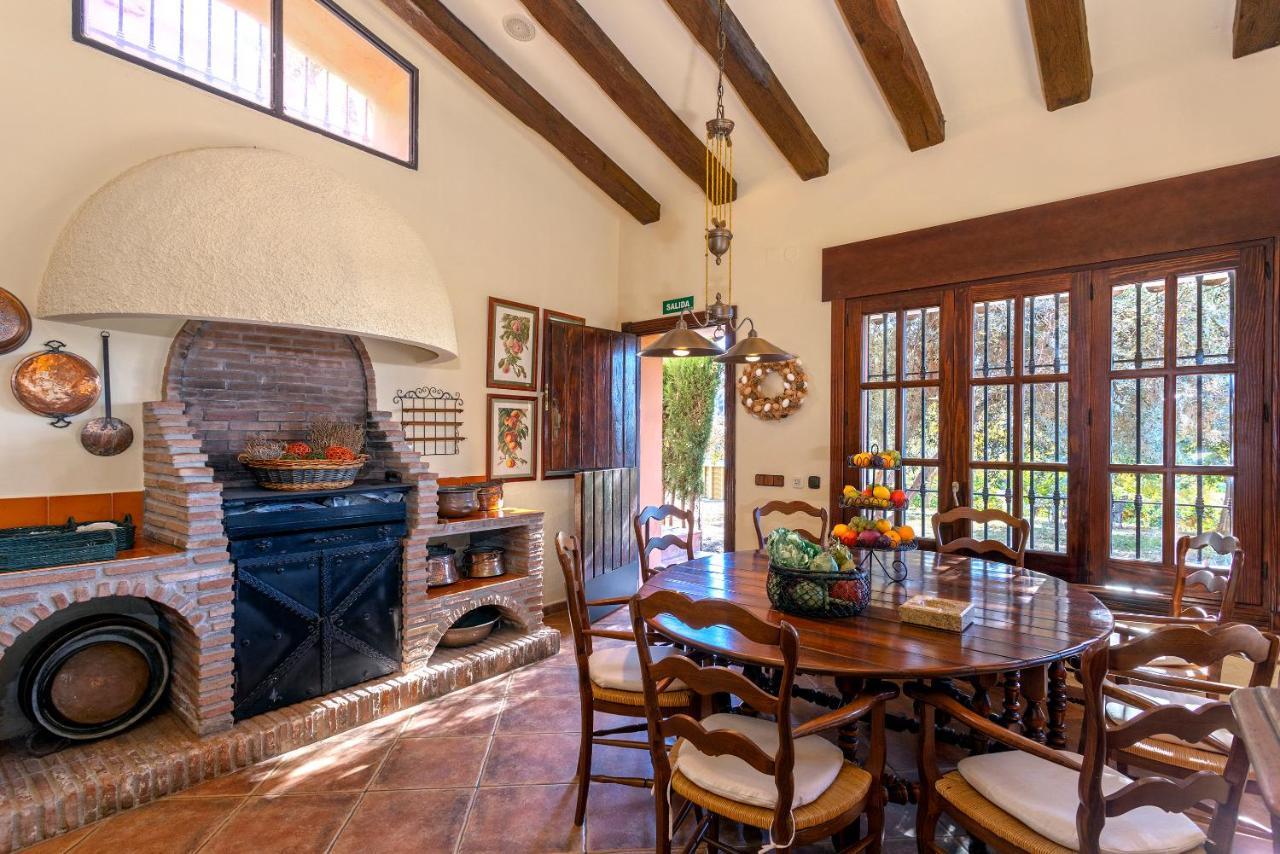 Casa Flores Con Piscina Interior Climatizada Alcaucín Buitenkant foto